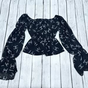 Women’s Black and White Off The Shoulders Crop Top Size Small